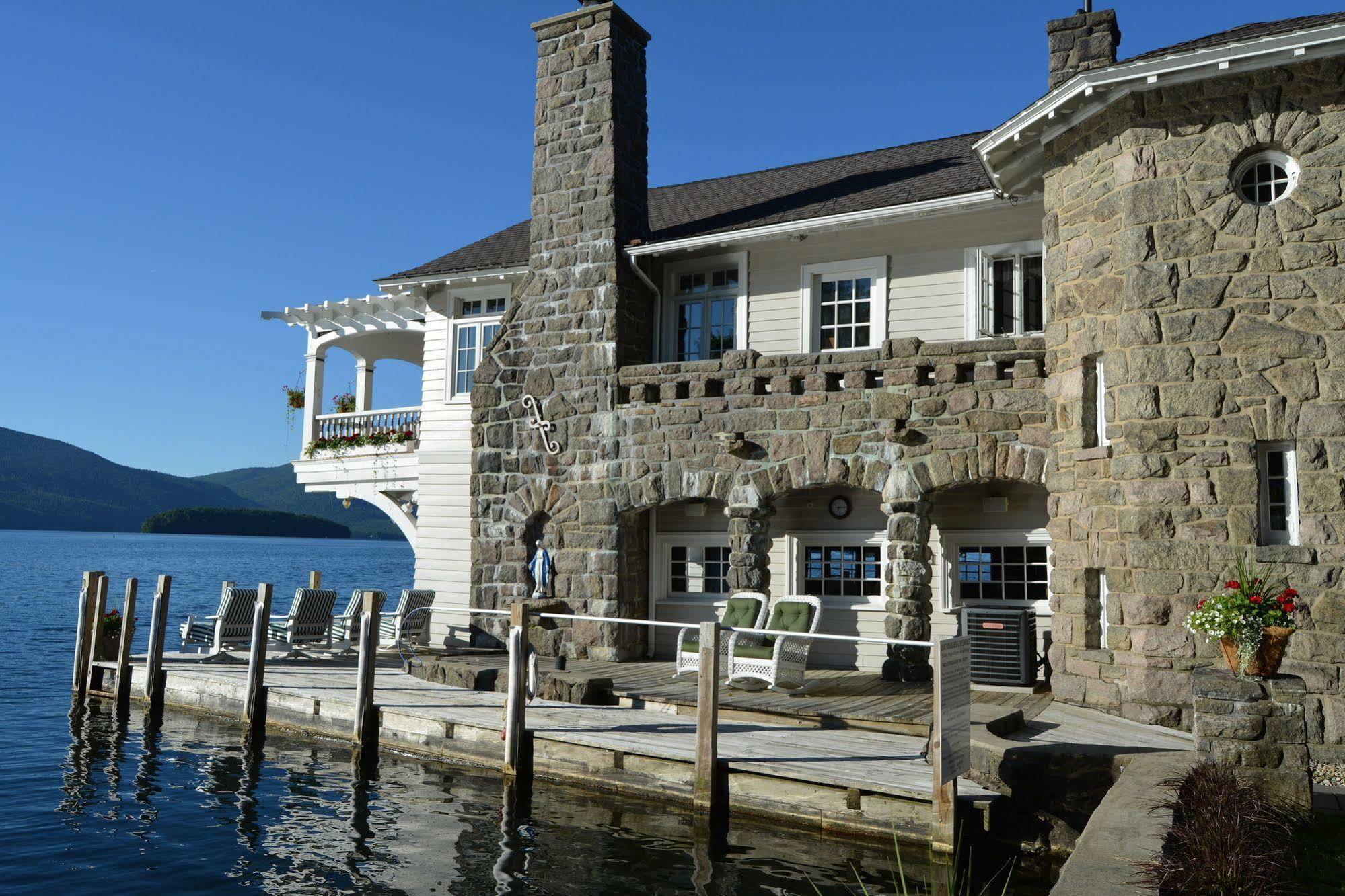 Lake George Boathouse Waterfront Lodging Болтон-Лендинг Экстерьер фото